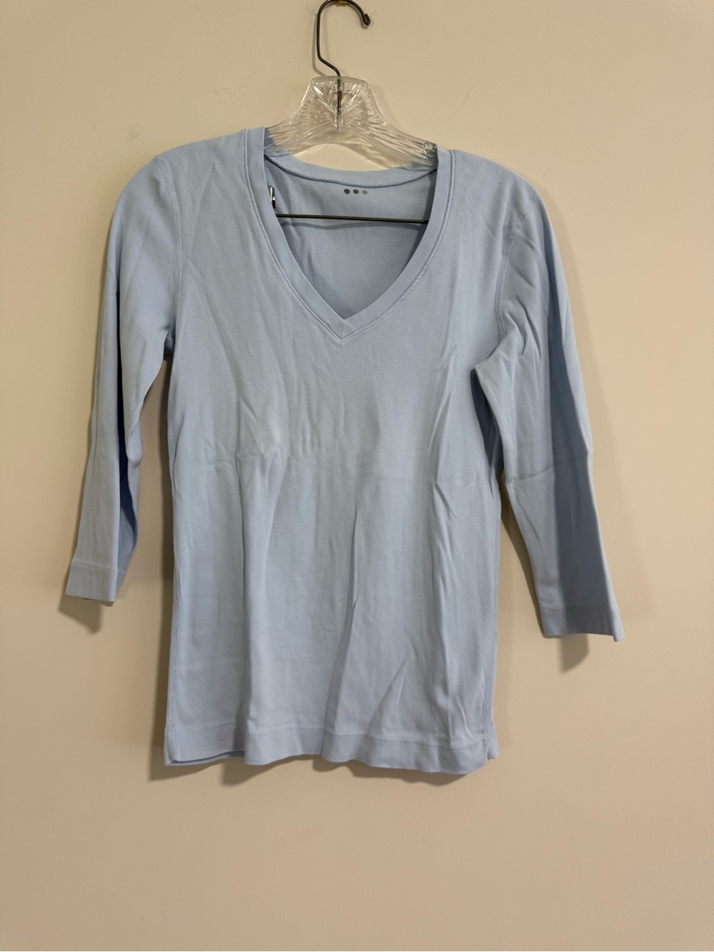 Three Dots Light Blue V-Neck Long Sleeve Tee. Size L. Like New